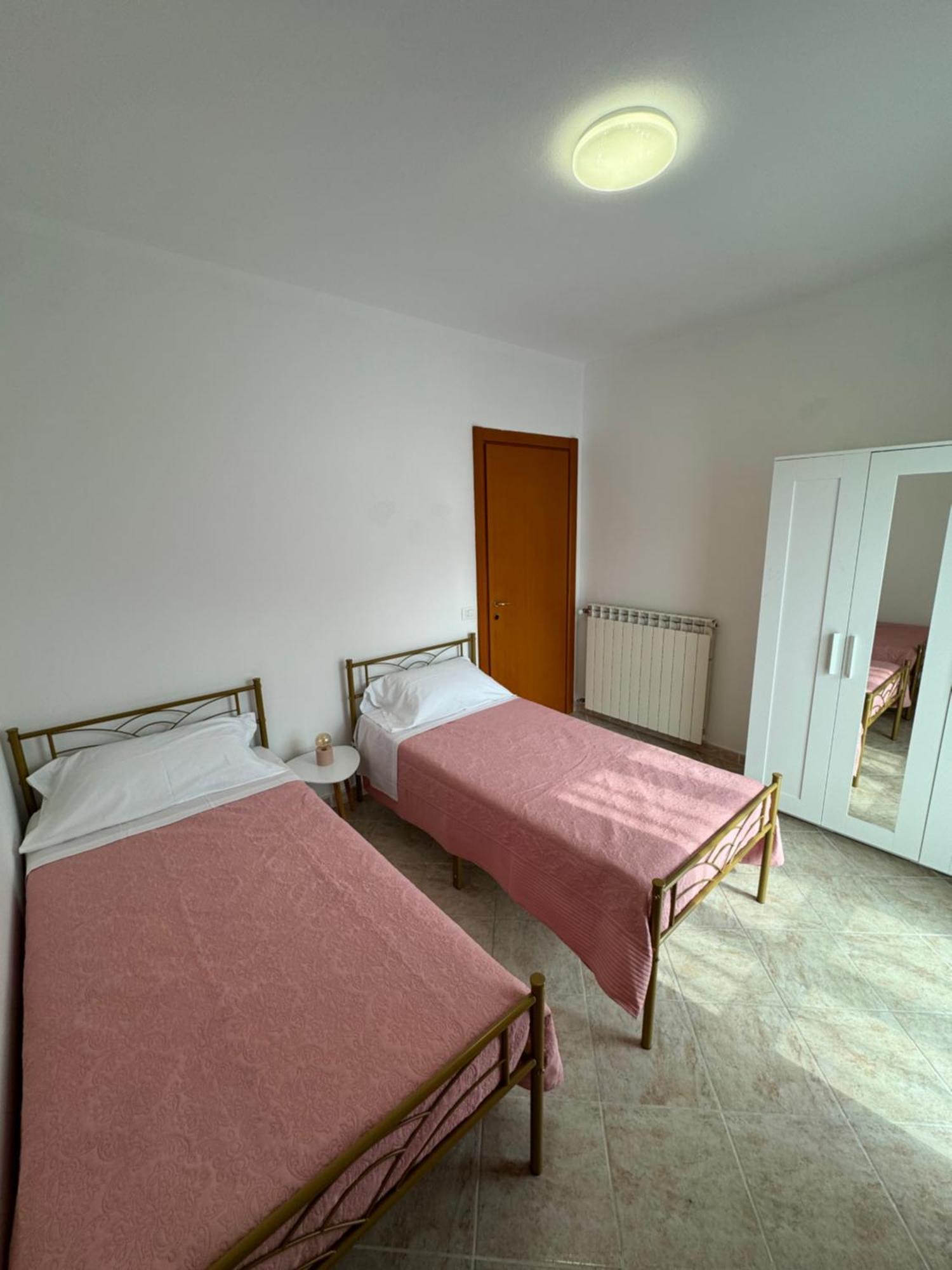 Serravalle Shop&Stay Serravalle Scrivia Esterno foto